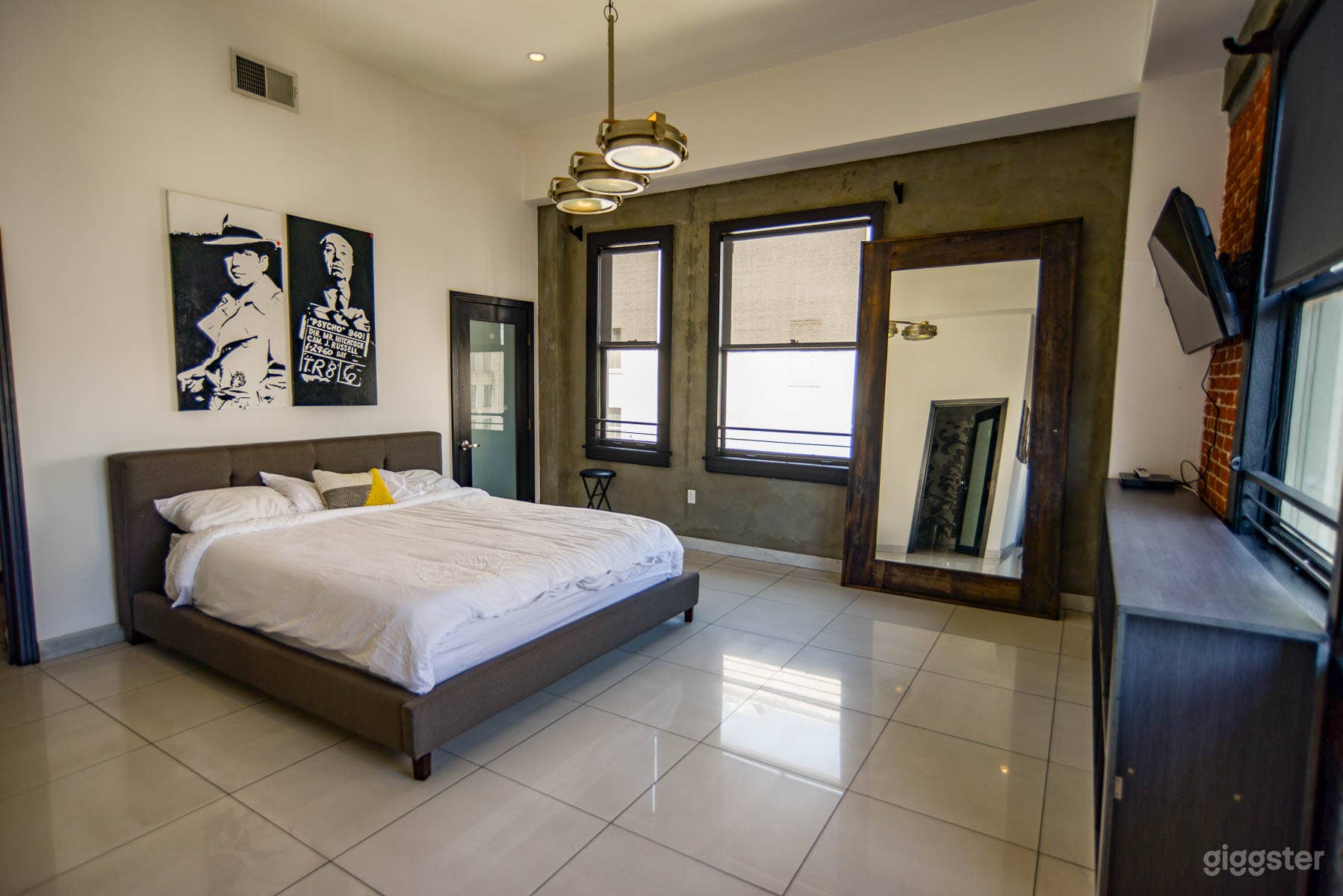 Huge Penthouse with a Private Rooftop Photo 4