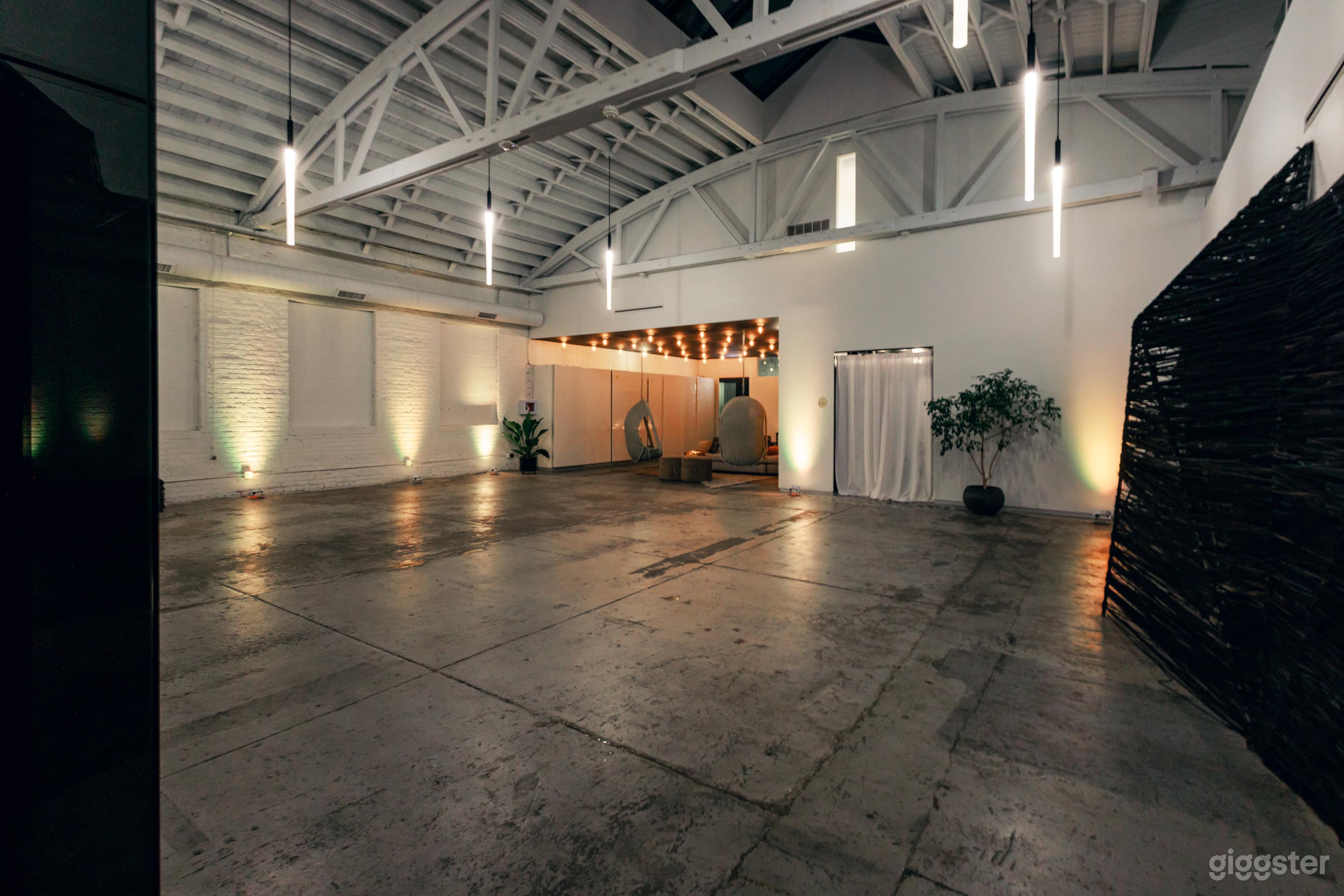 Modern Industrial Loft for Events and Shoots Photo 3