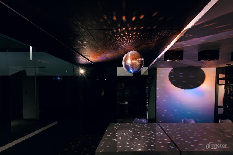  Modern Industrial Loft for Events and Shoots 