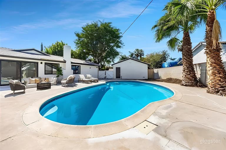  Sunny Backyard Pool 