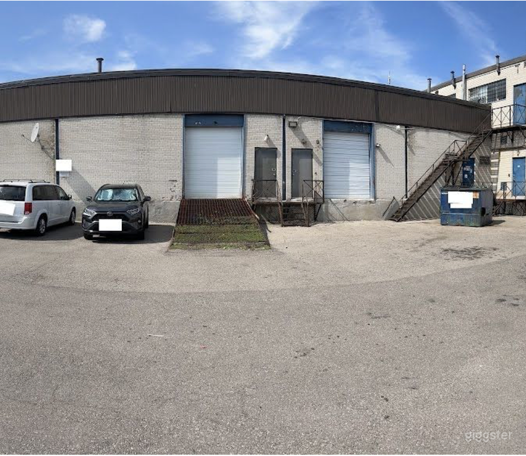  Parcheggio con molte aree uniche per la produzione 