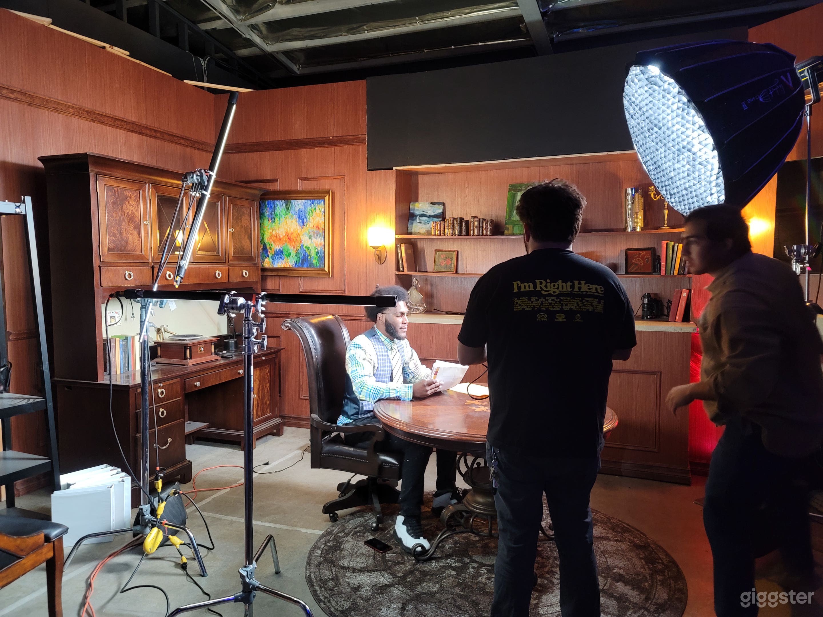 Larry King' studio with hundreds of sets and props Photo 2