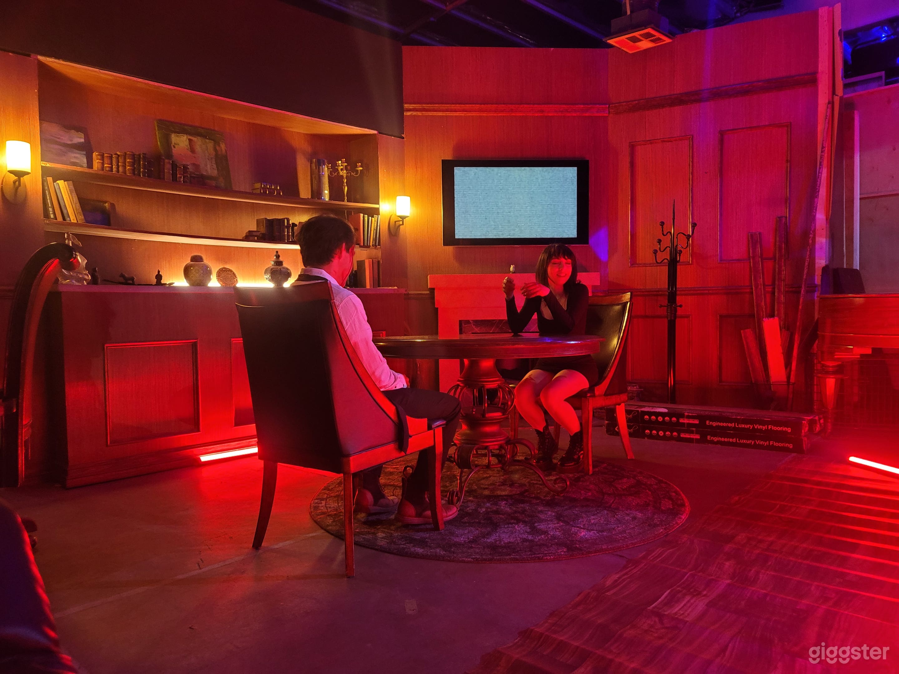 Larry King' studio with hundreds of sets and props Photo 4