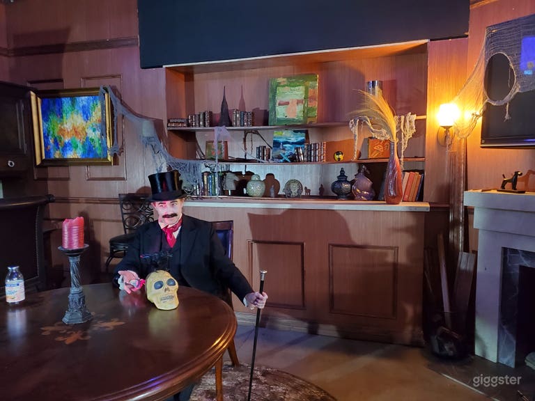  Larry King' studio with hundreds of sets and props 