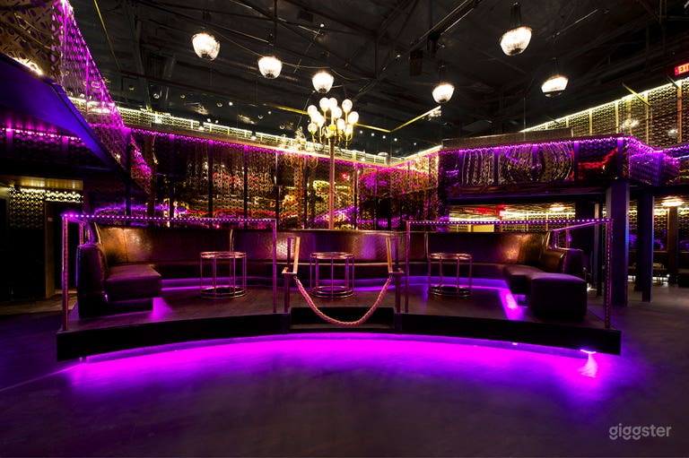  Elegant 2-Level Venue with Gold Accents & Full Bar in SoMa 