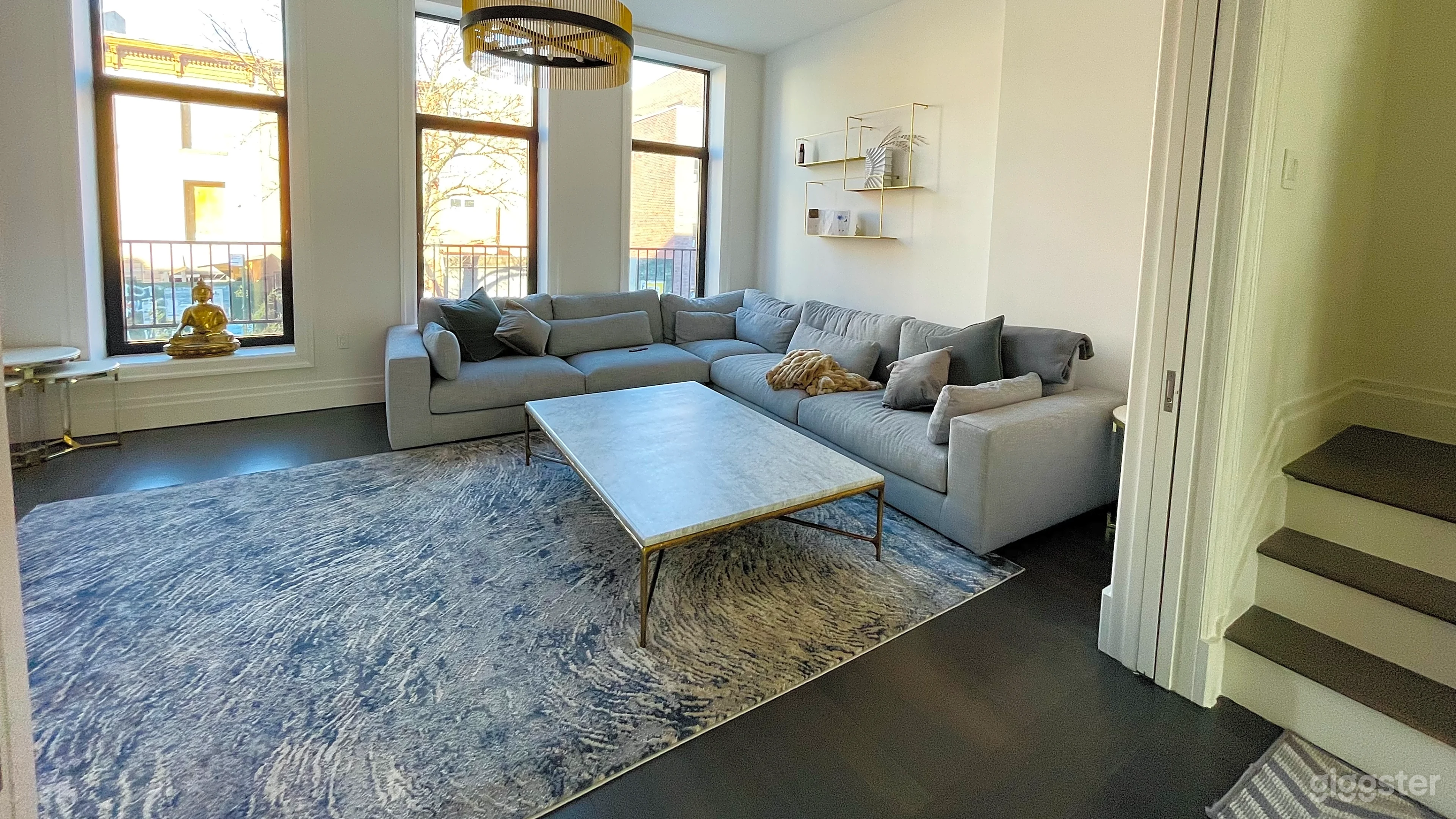 Luxurious Modern BK Townhouse with Backyard Photo 3