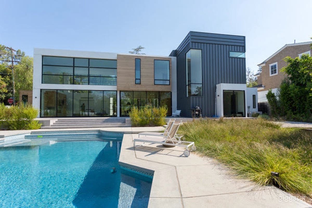 #293 Modern Tarzana Photo 1