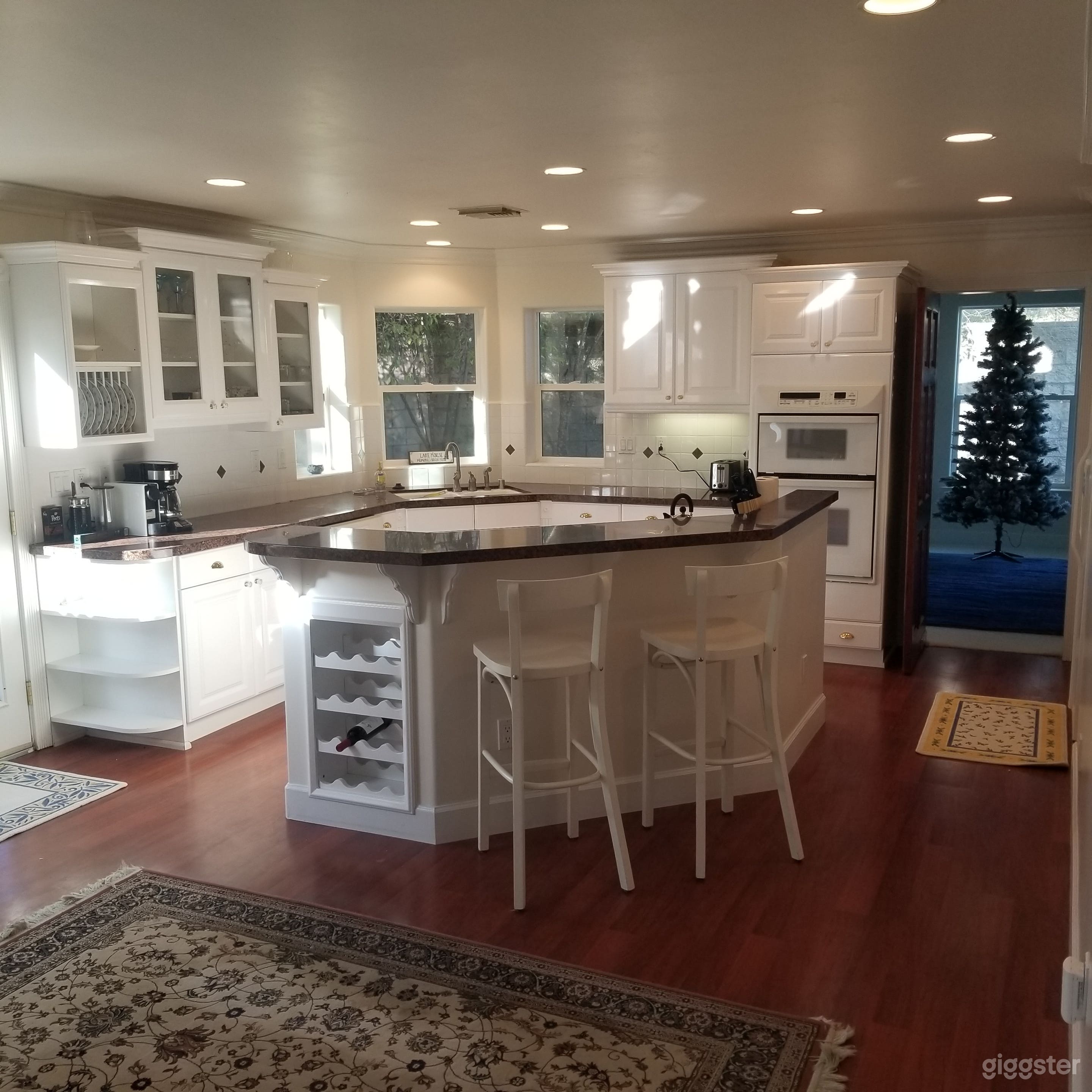 The Hotel at the LAKE  Photo 3