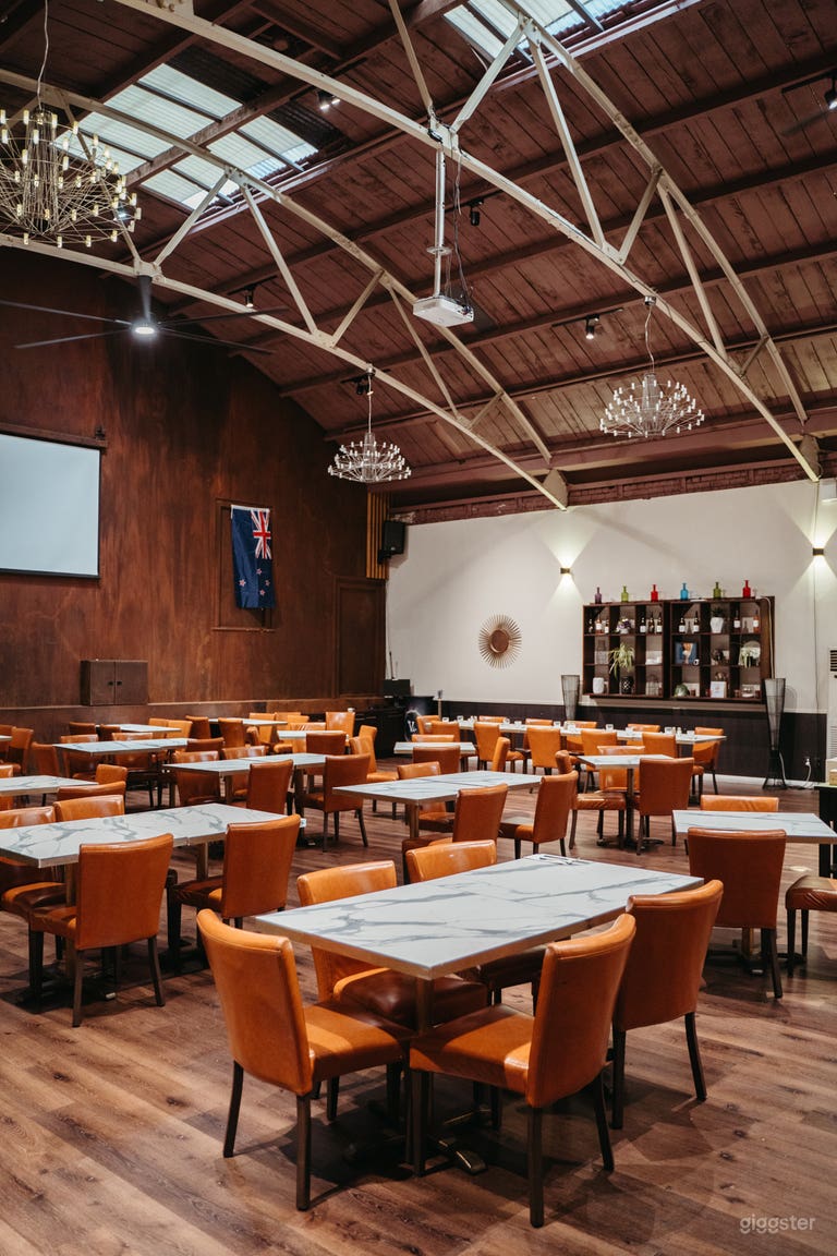  Lounge per Eventi Moderno con Ristorante 
