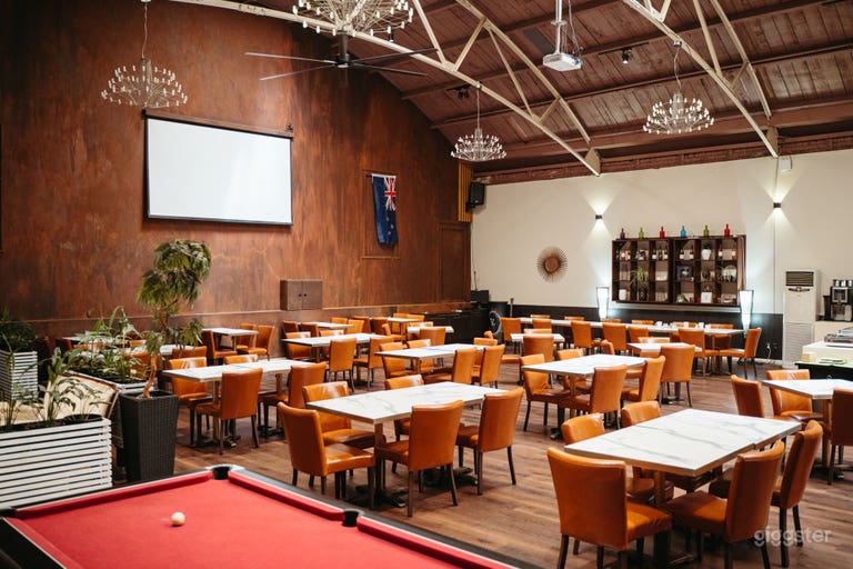  Lounge per Eventi Moderno con Ristorante 