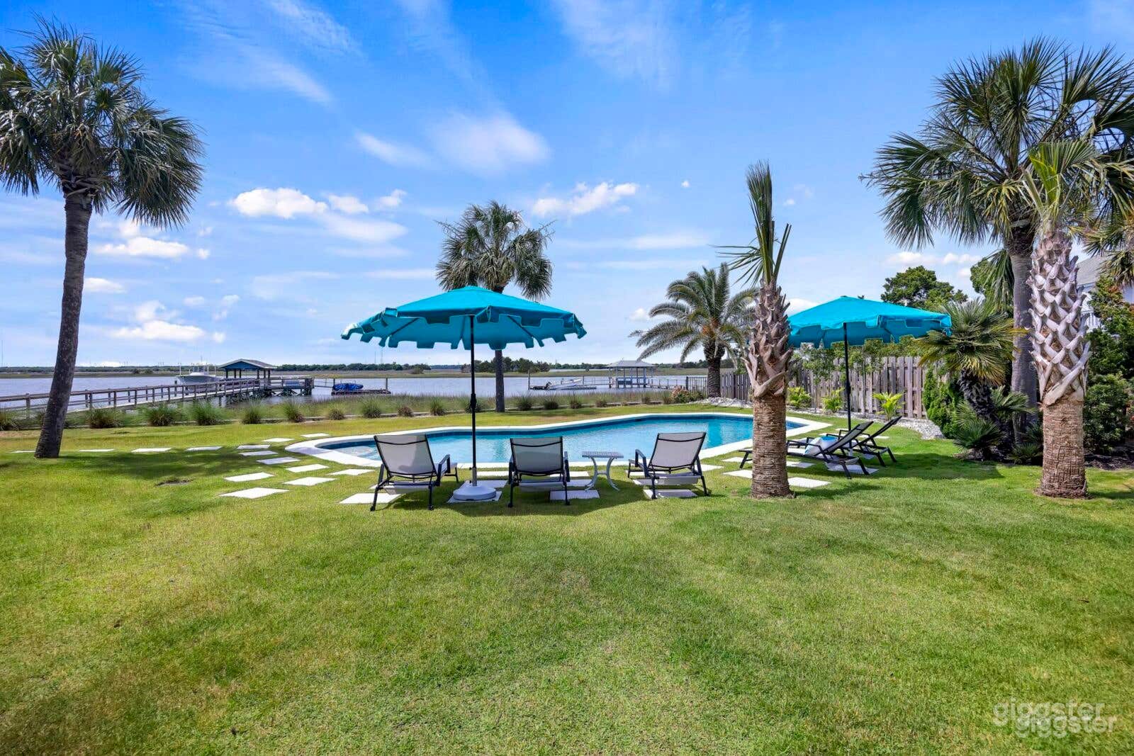 Luxury Pool-Only Rental in Waterfront Paradise Photo 3