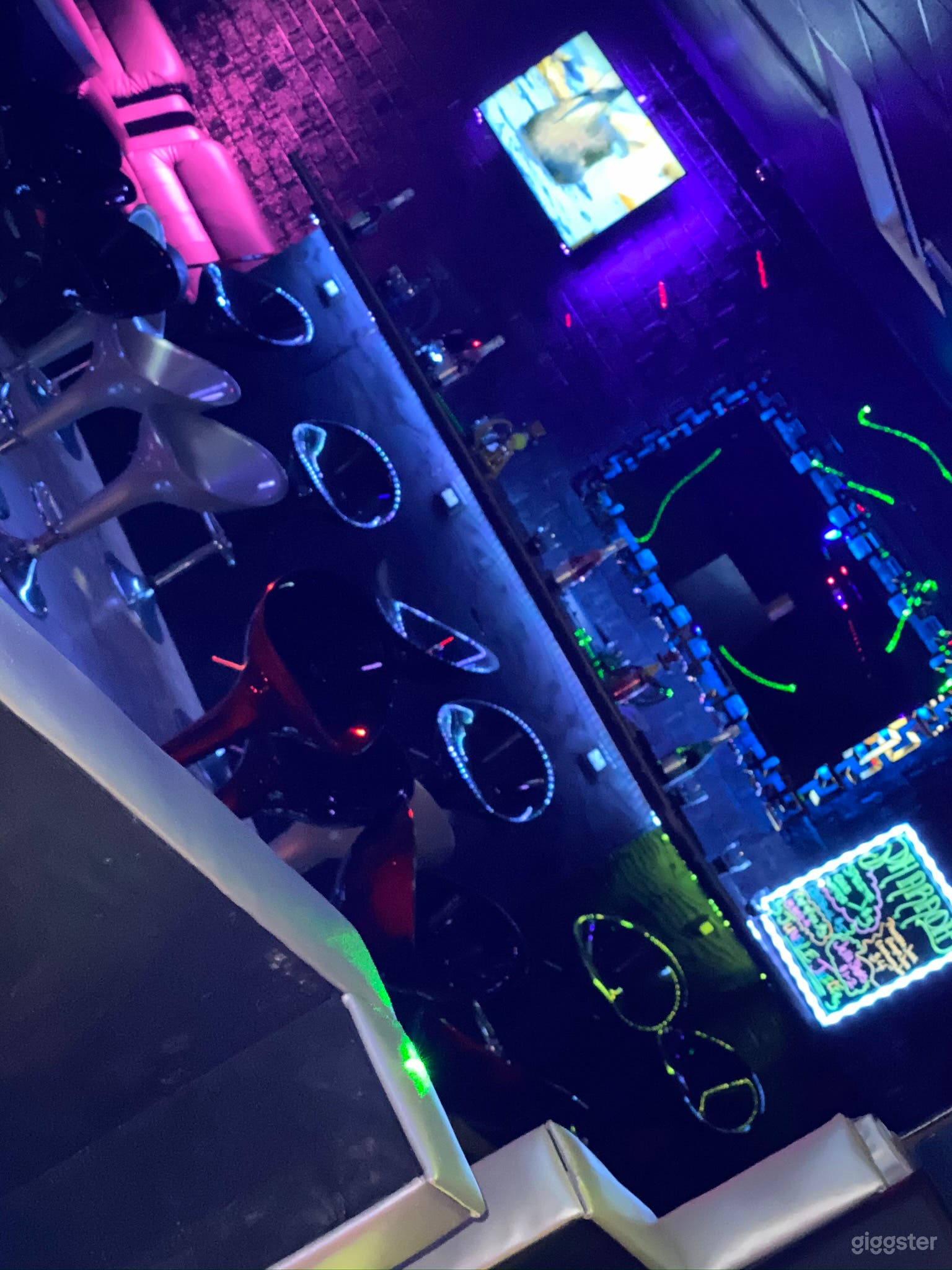 Luxury Ultra Lounge Photo 4