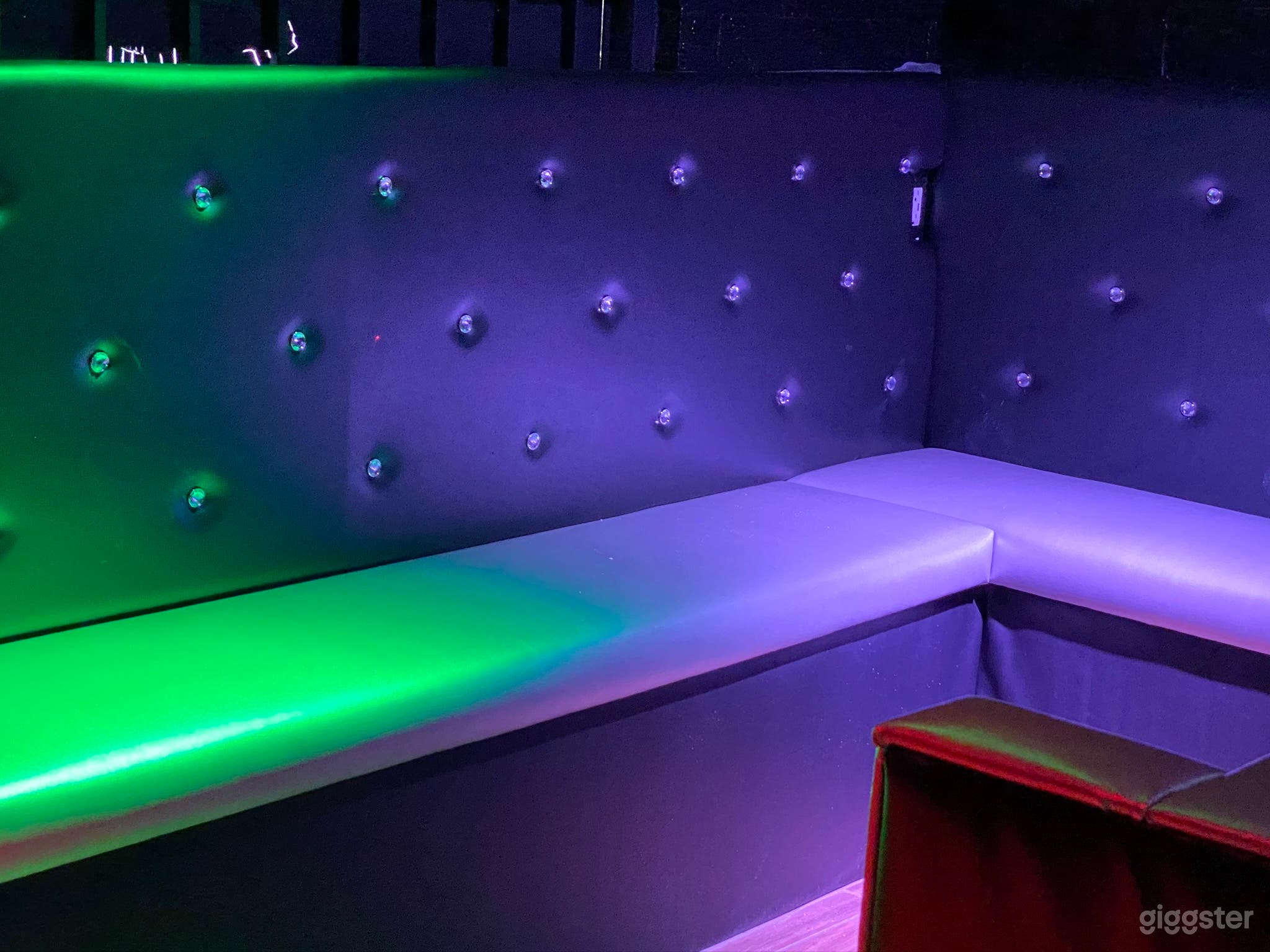 Luxury Ultra Lounge Photo 3