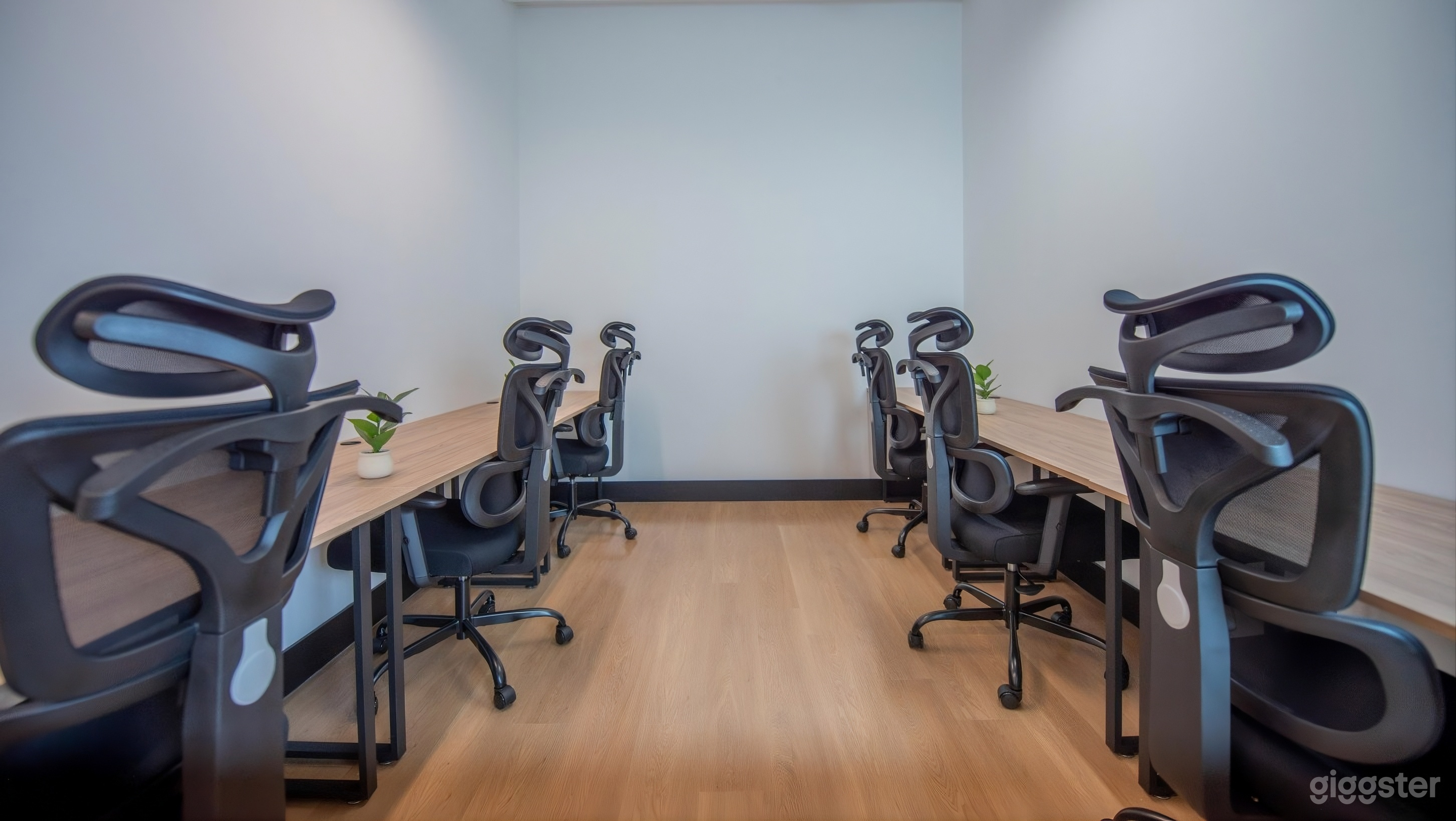 Day Office for 6 People in Miami Photo 1