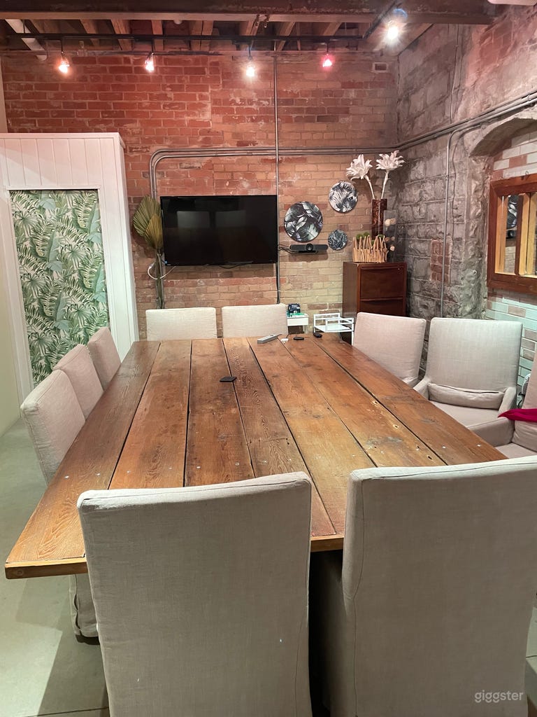  Stunning Distillery District Loft 