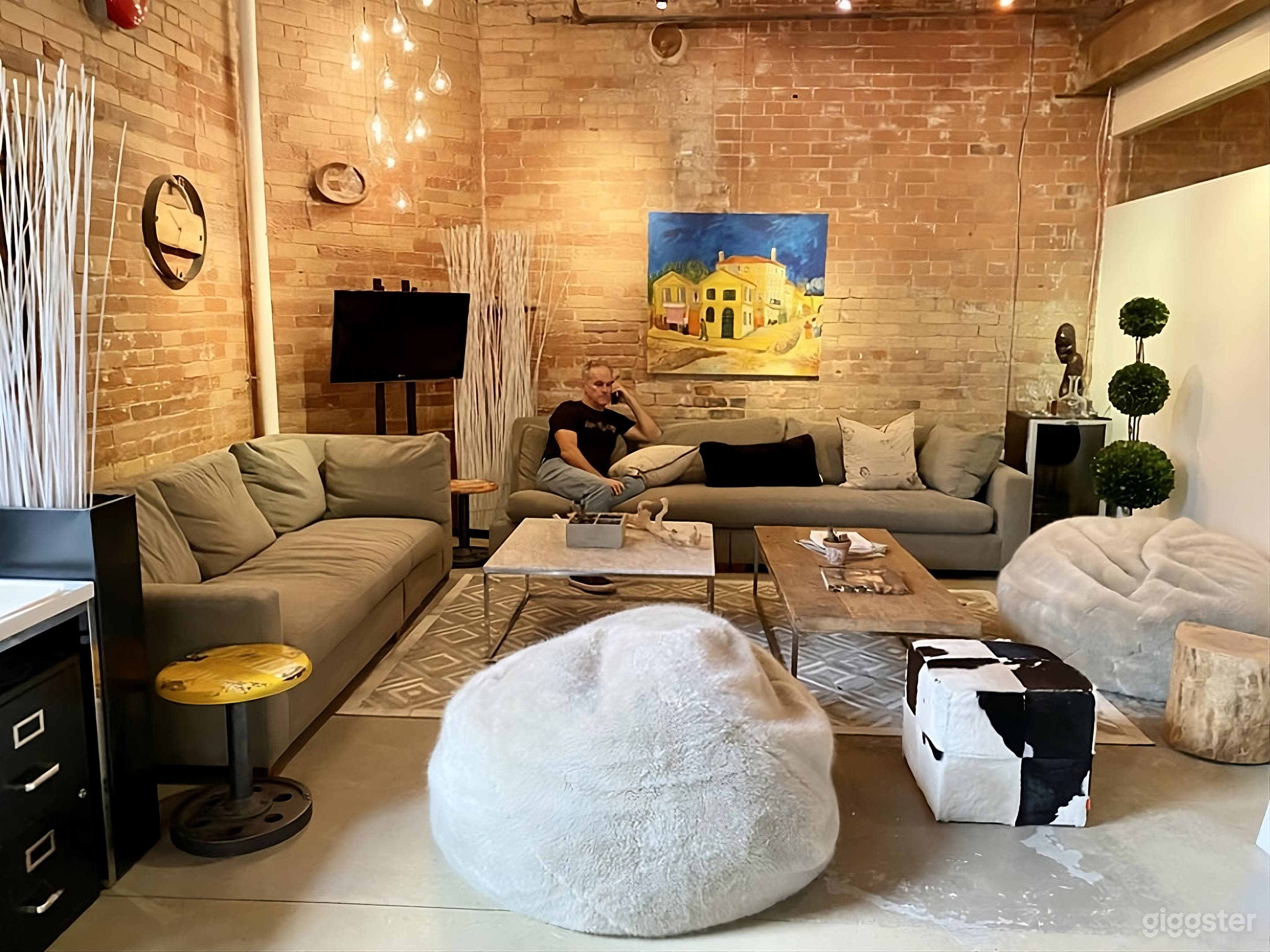 Stunning Distillery District Loft Photo 3