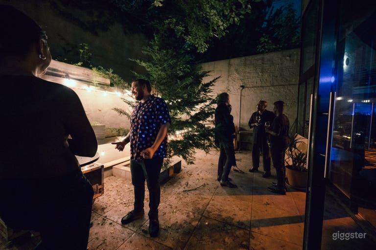  Back courtyard area behind the stages 