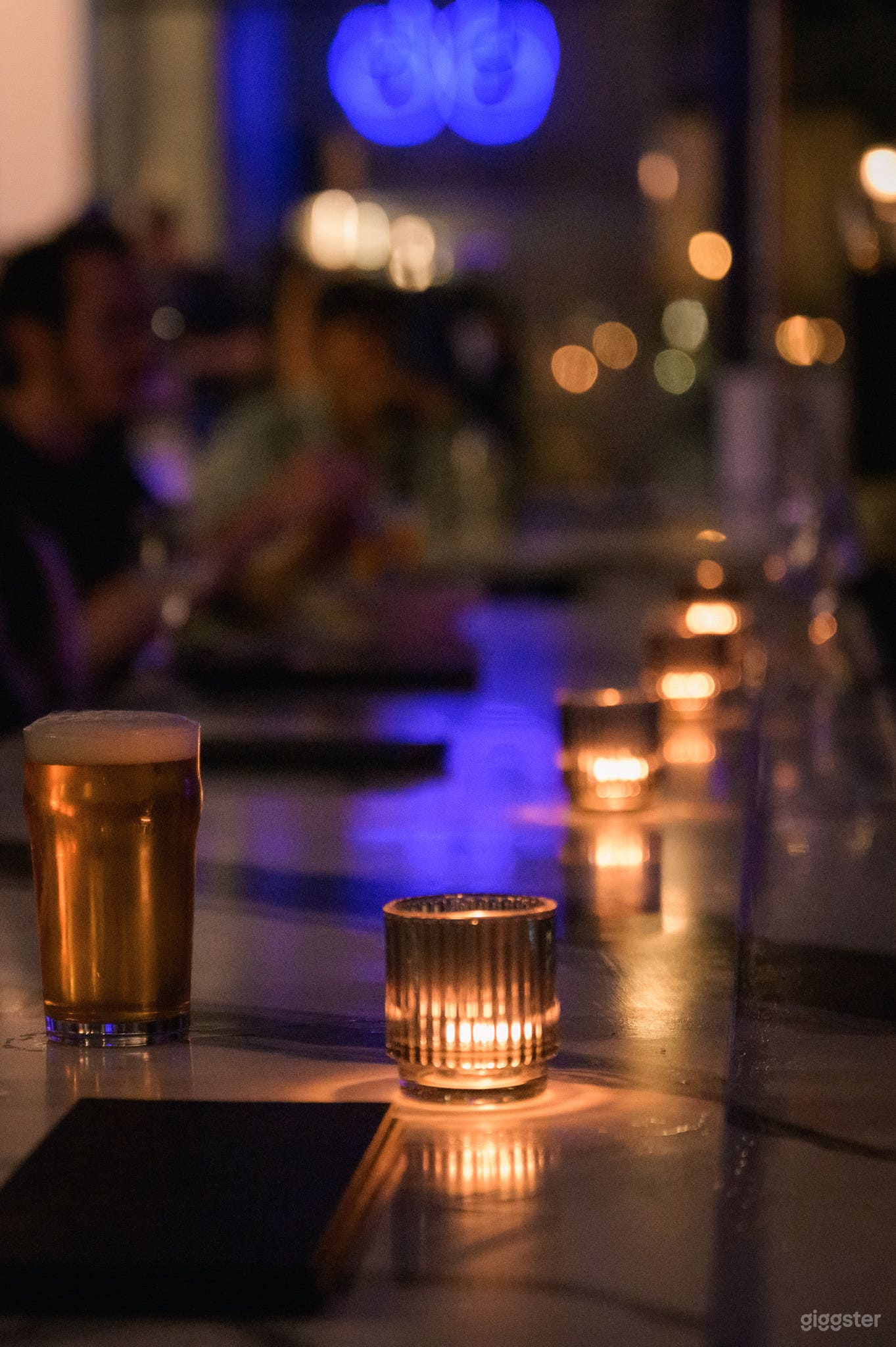 The custom quartz bar top