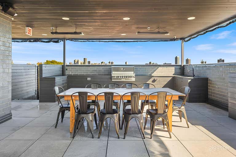  Rooftop Space with Panoramic City Views 