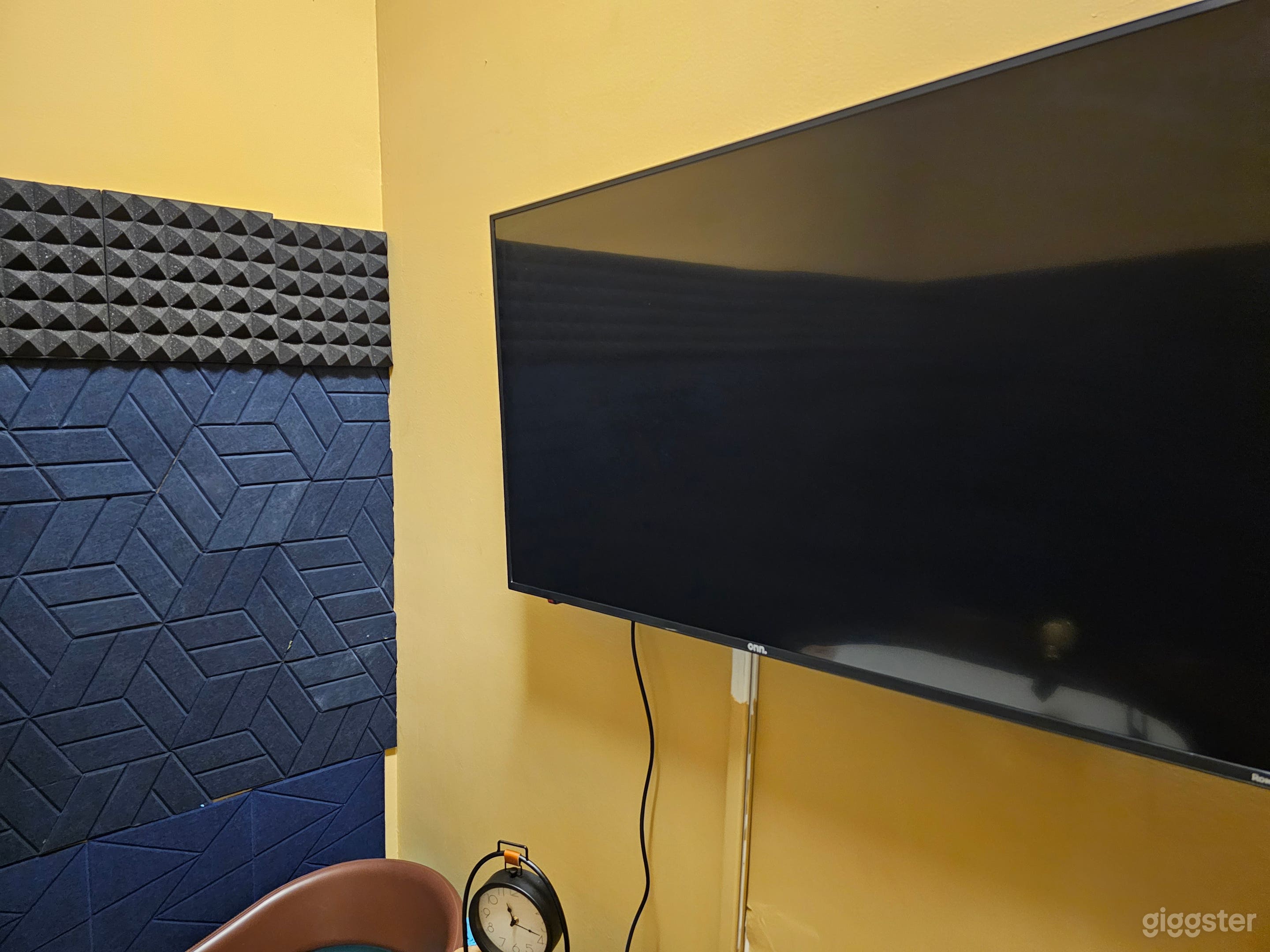 Smart TV to use for teleprompter, production notes or for branding