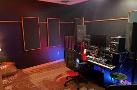  Studio 222 - More Intimate Recording Studio 
