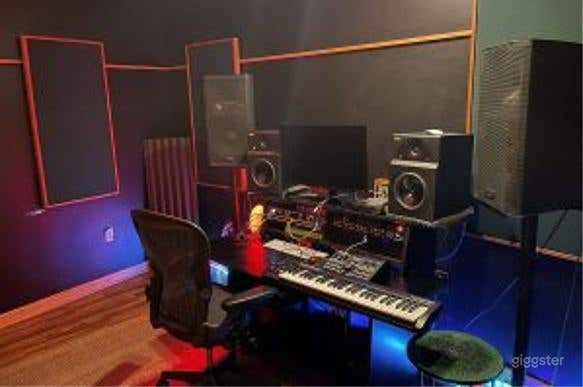 Studio 222 - More Intimate Recording Studio Photo 4