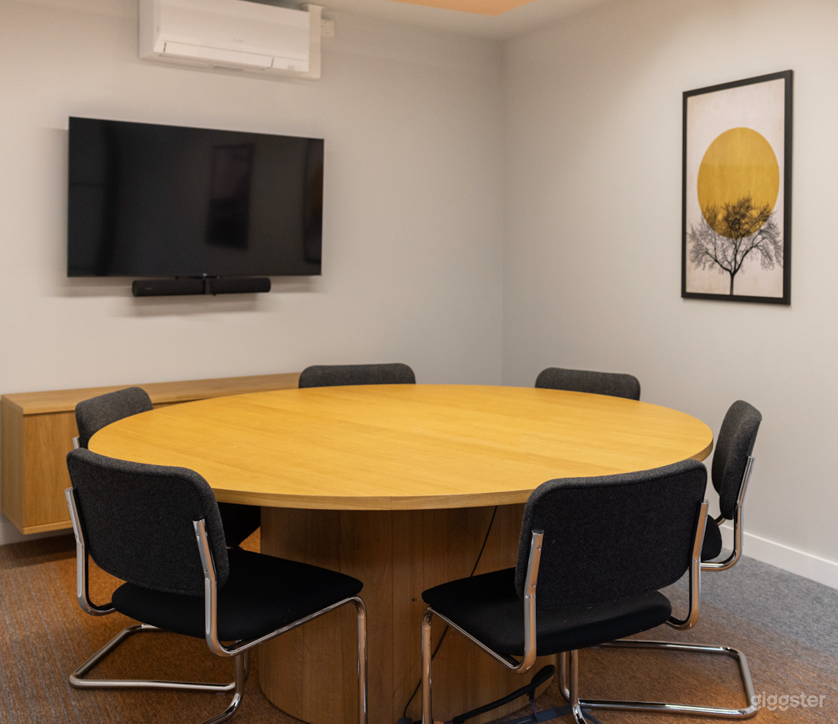 Meeting Room E for Meetings Photo 3