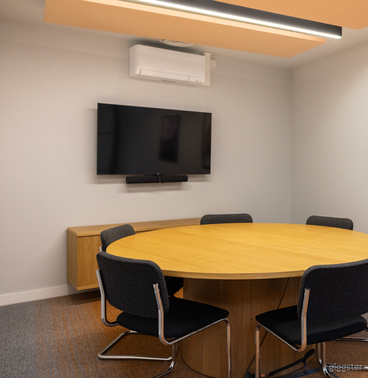 Meeting Room E for Meetings Photo 4