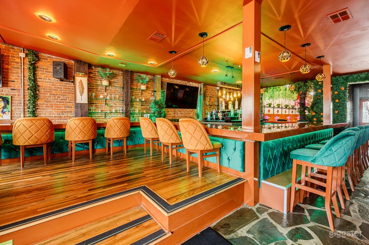 Restaurant Location with Bar, Dining Room &amp; Courtyard Photo 2