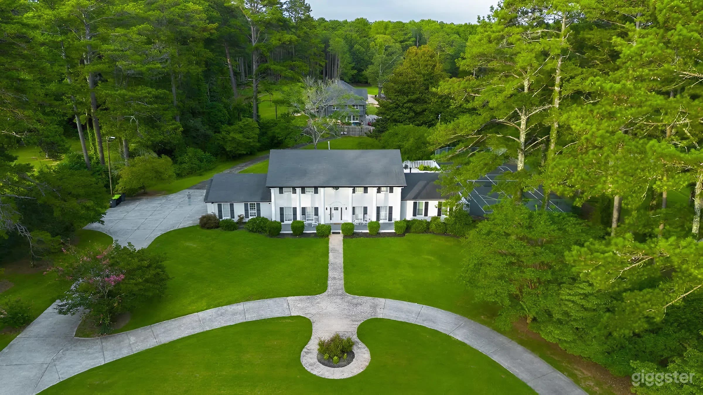 Mansion w/ Private Pool, Basketball &amp; Tennis Courts Photo 2