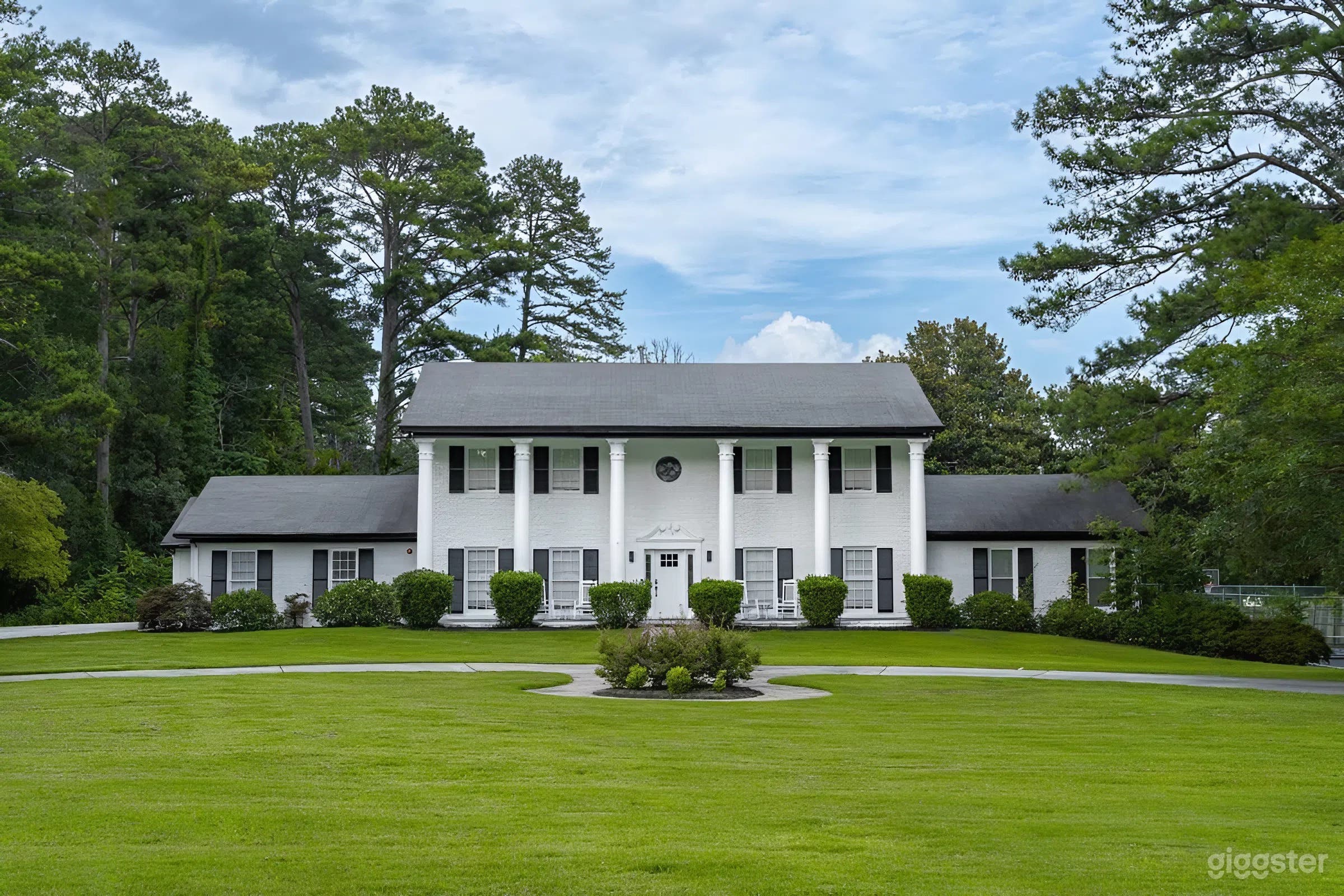 Mansion w/ Private Pool, Basketball &amp; Tennis Courts Photo 1