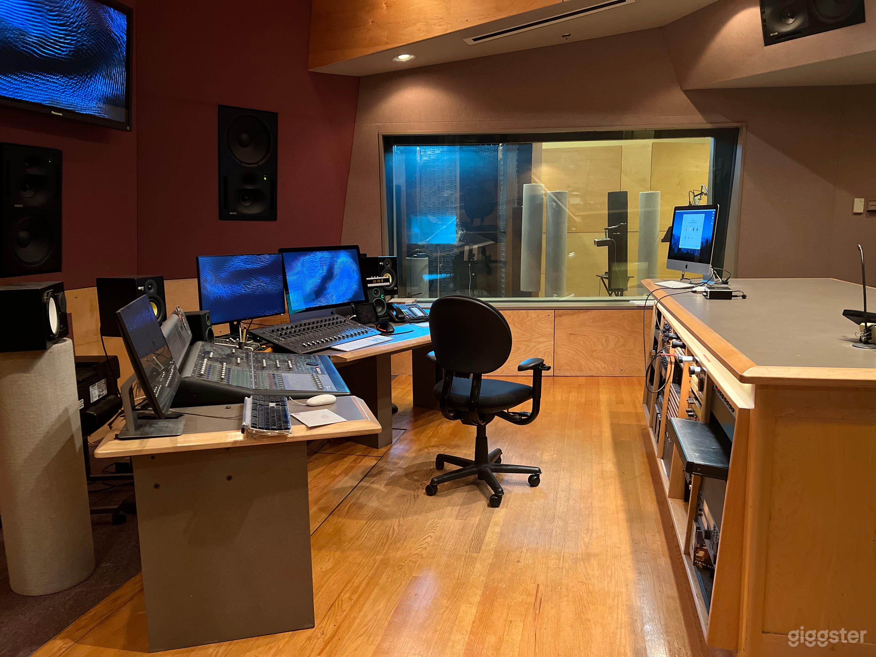 Recording Studio B with Control Room Photo 2