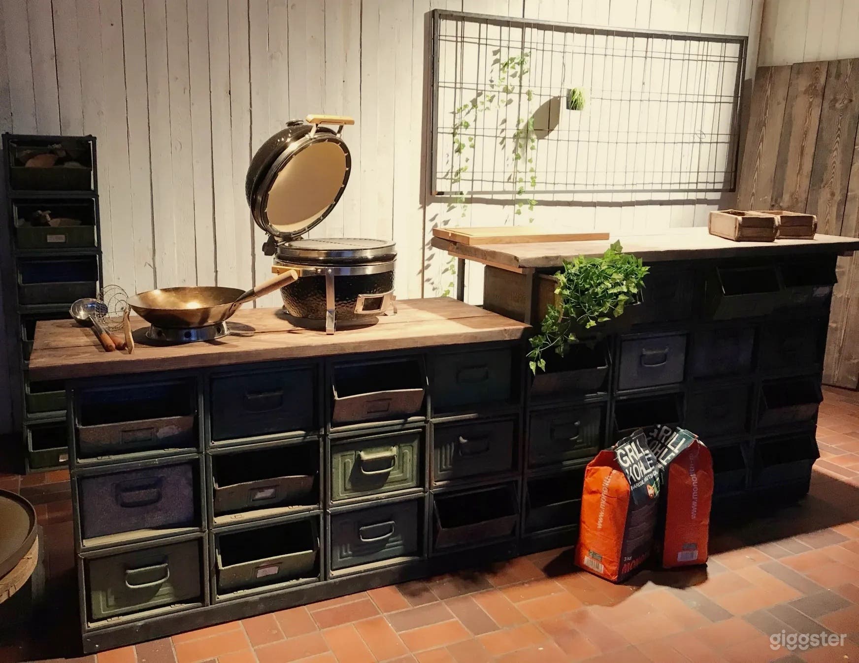 Ehemalige Autowerkstatt umgebaut zur Offlocation Photo 2