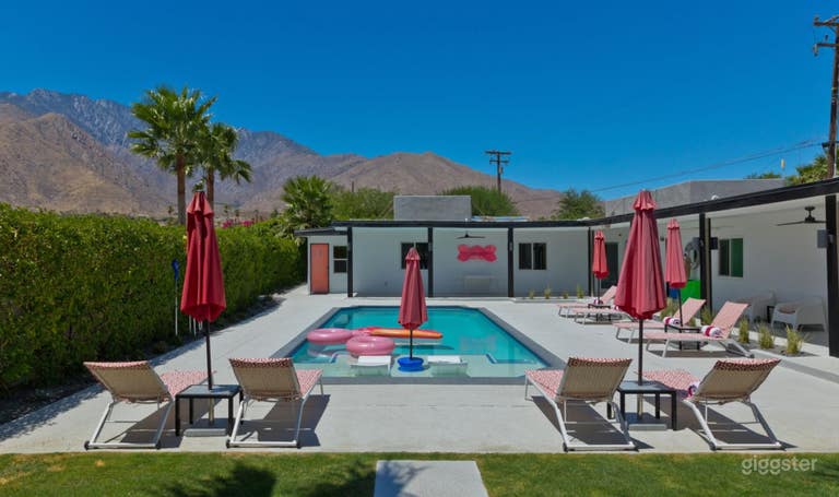  Large Yard with Salt Water Pool 