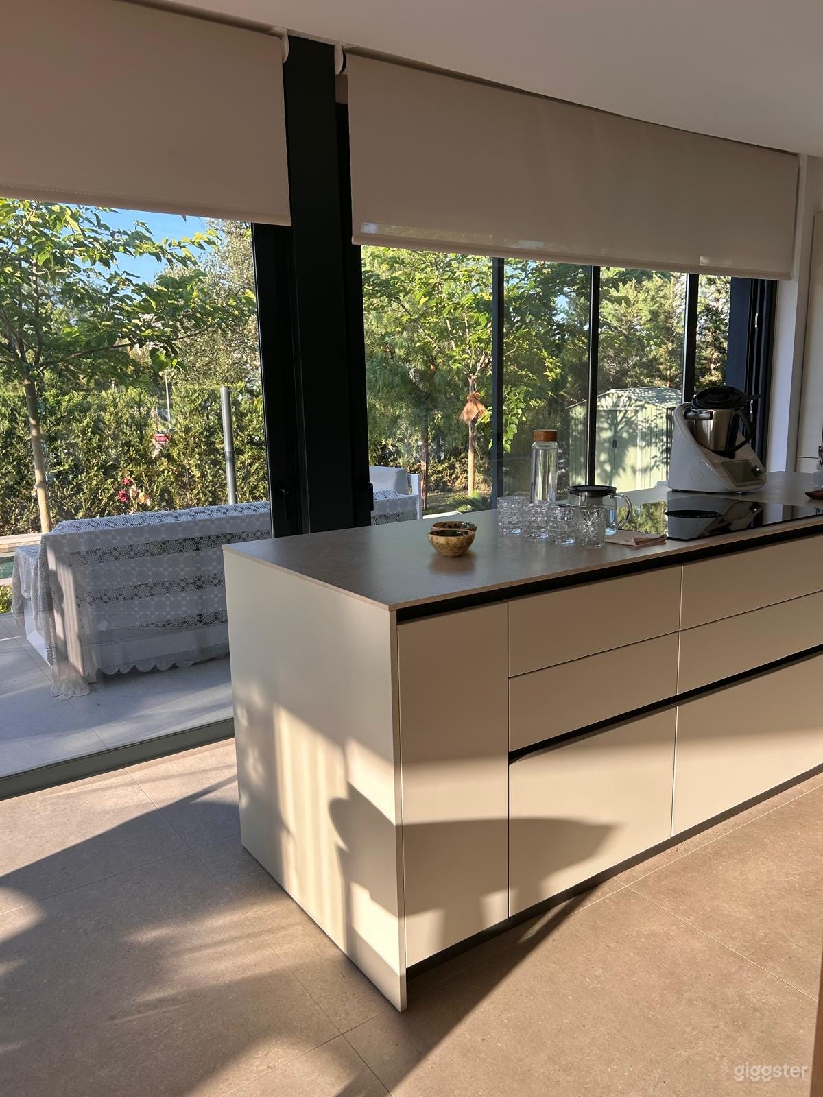 Casa mediterránea soleada con jardín oasis Foto 3