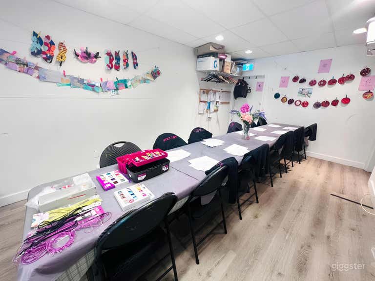  Boutique Art Studio & Gallery 