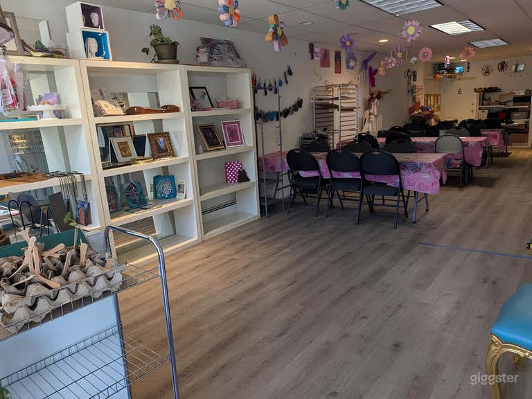  Boutique Art Studio & Gallery 