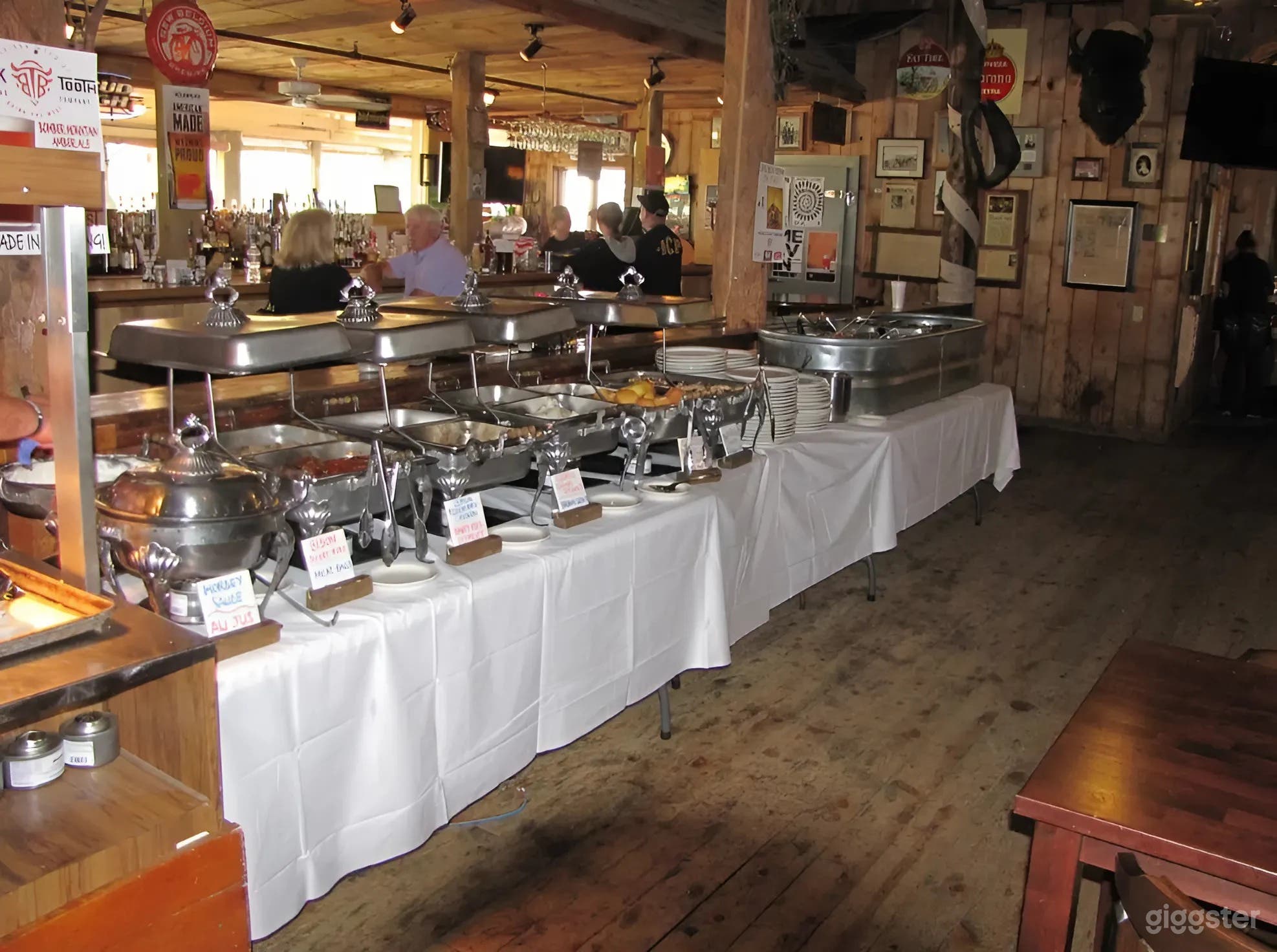 Spacious Ranch Clubhouse with Outdoor Deck, Casino Access & Event Catering Photo 4