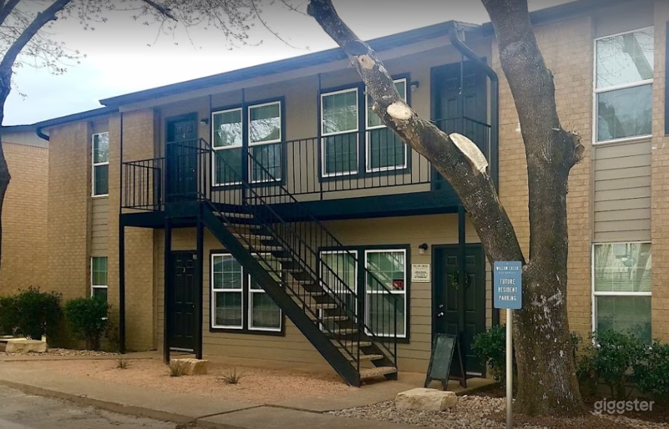 Classic Apartment Complex in Buffalo Photo 2