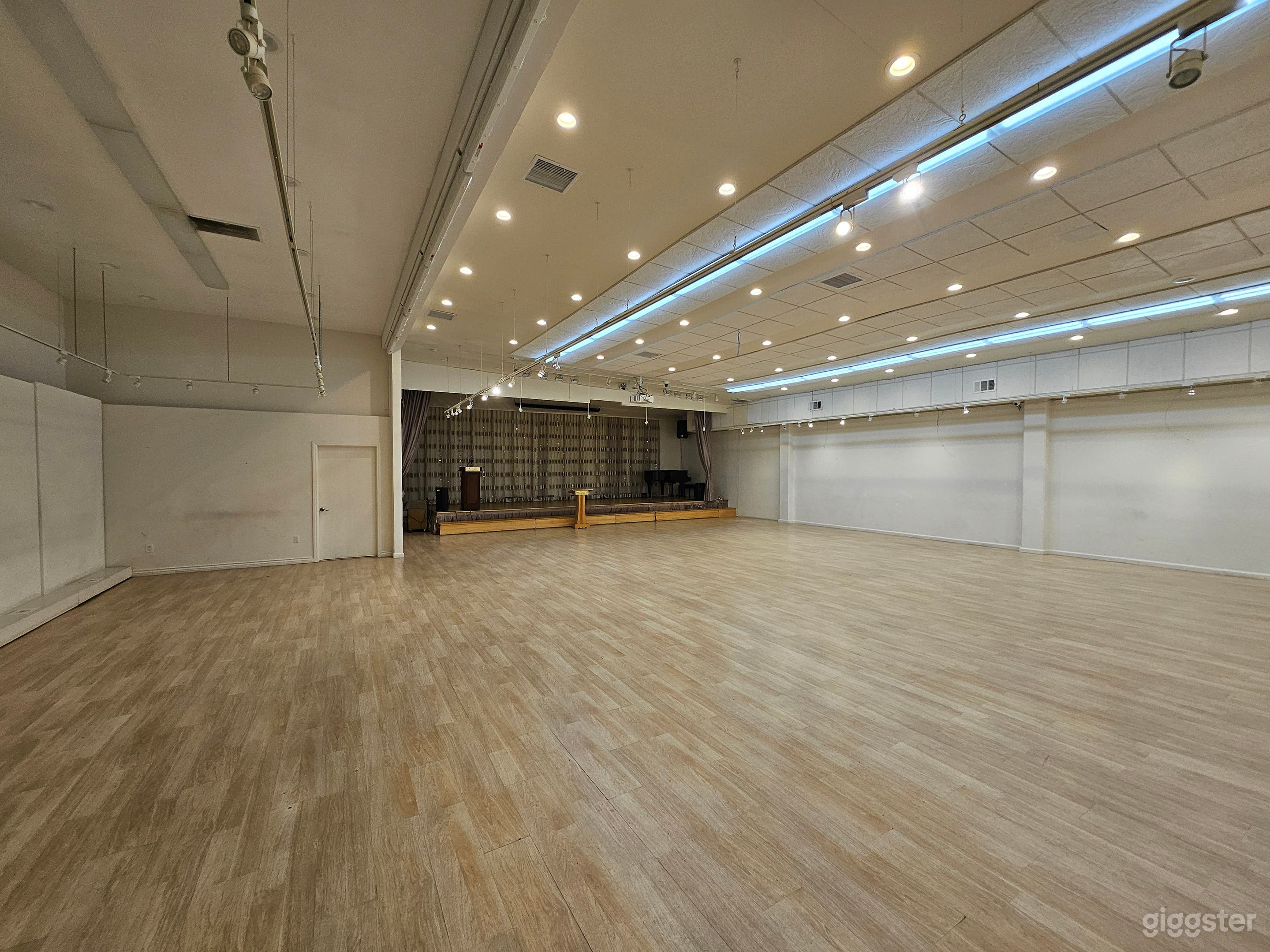 Near Koreatown Writer's House Banquet Hall  Photo 3