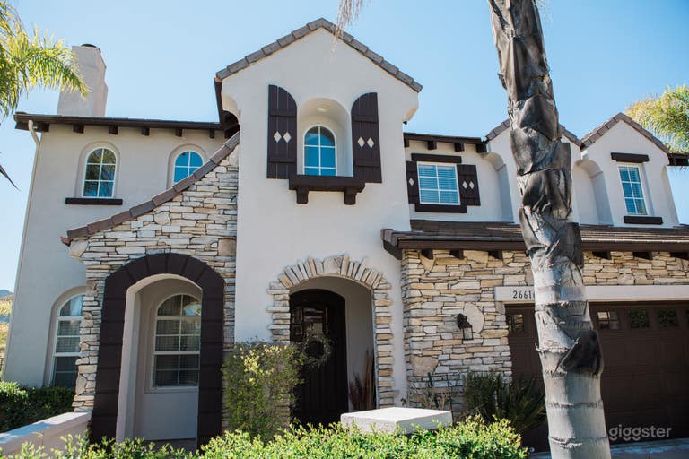  Spacious Modern House w/ Massive Yard (cul-de-sac) 