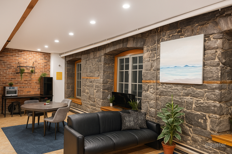  Old Montreal Loft • Karaoke • Private Events 