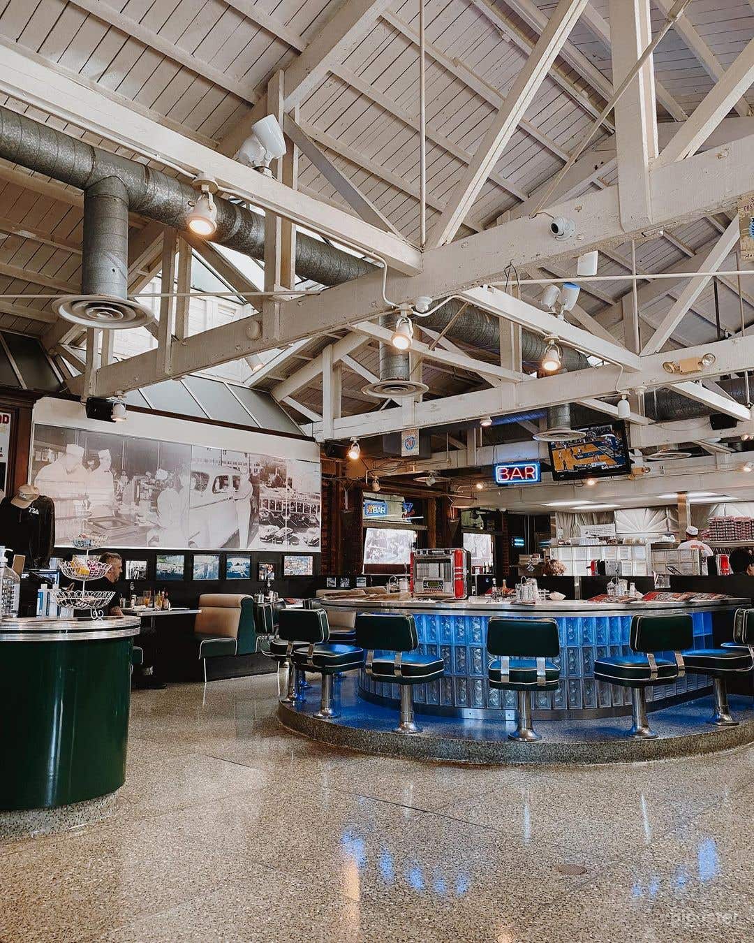 America's Most Iconic Diner/Restaurant Hollywood Photo 1