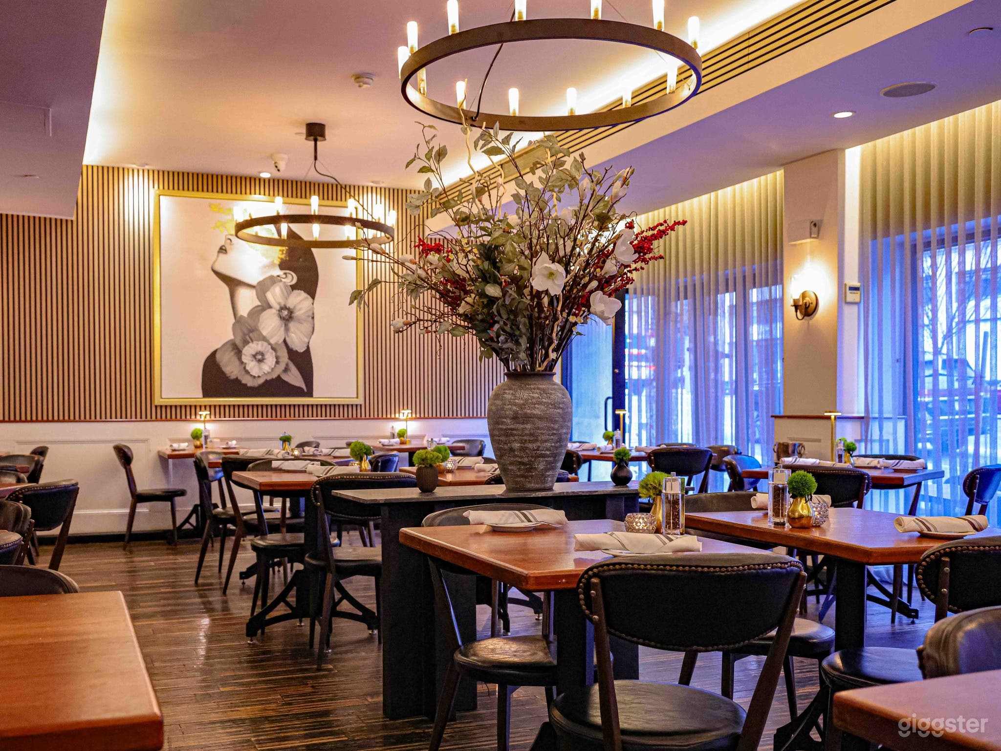 Elegant Restaurant in Midtown East Photo 1