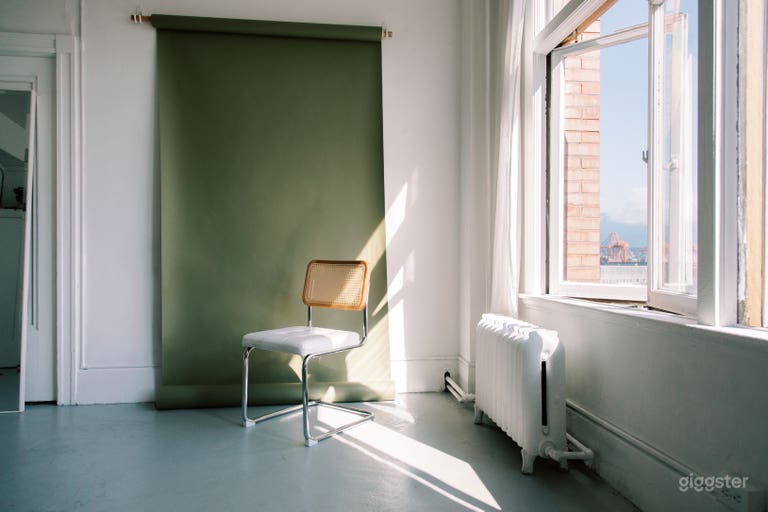  Bright Gastown Studio 