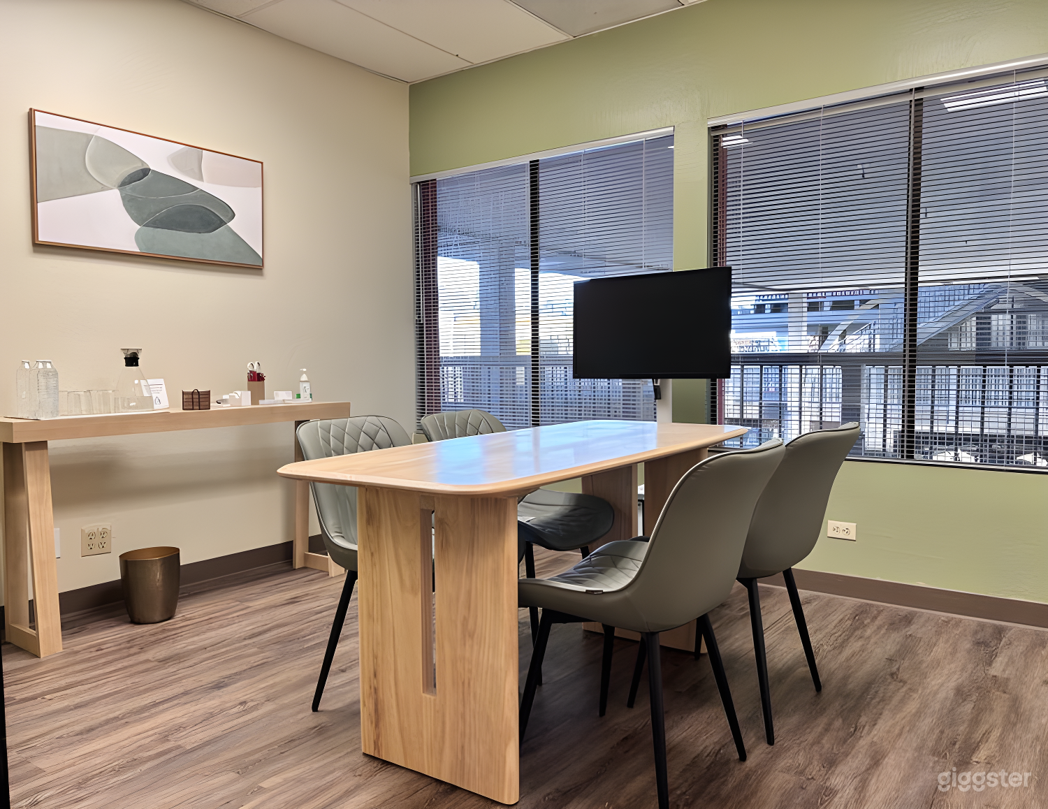 4 Person Meeting Room in San Rafael Photo 1