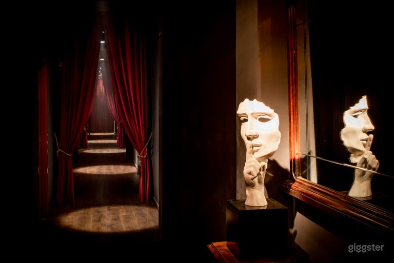  400M2 THE LARGEST AND MOST EXCITING ESCAPE ROOM EXPERIENCE AND SOCIAL EVENT SPACE IN BARCELONA! 