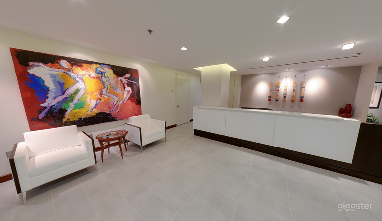  Smart Meeting Space for 3-5 People   