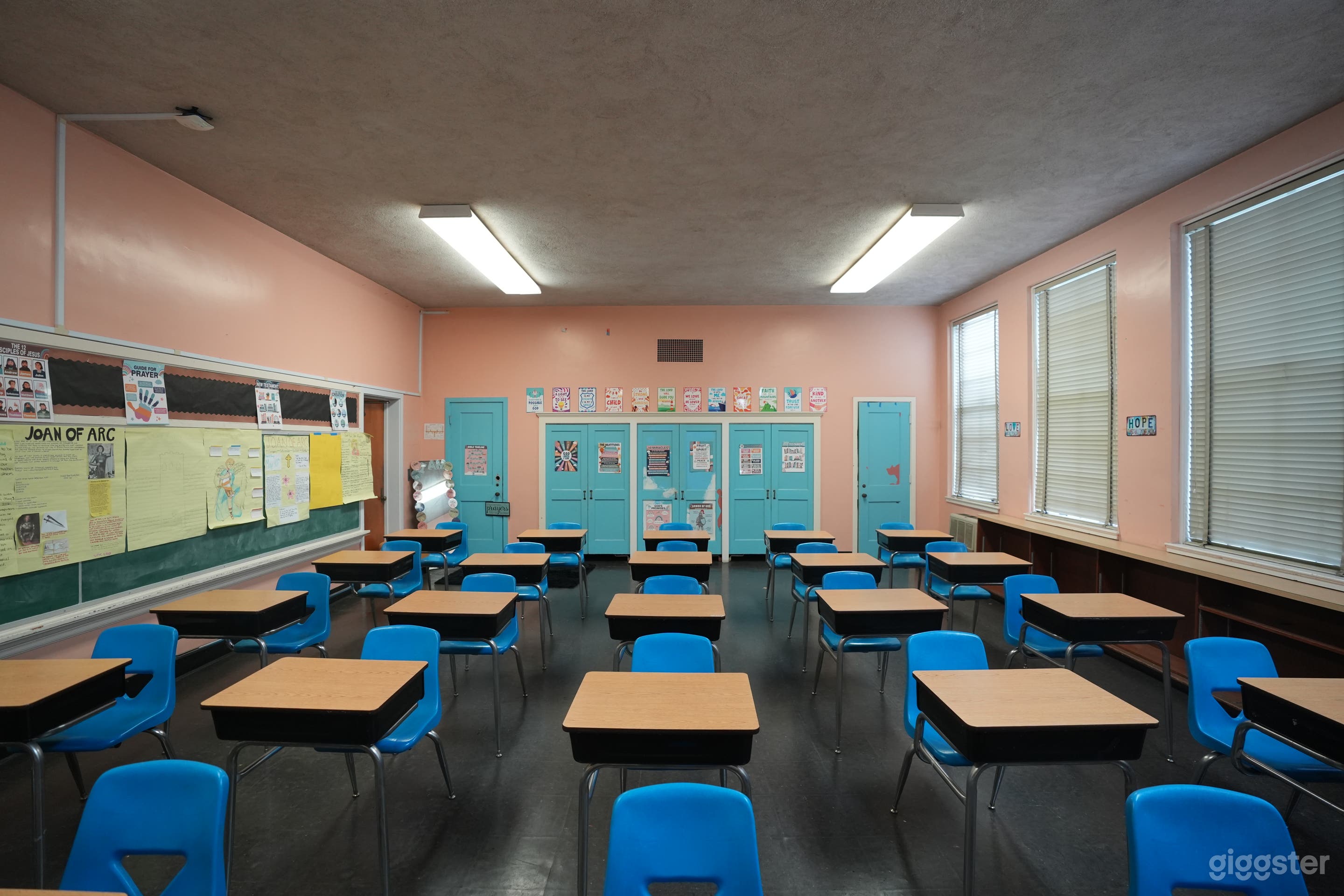 Vintage Pastel Classroom School w/ Library, Stage &amp; Lock Photo 3