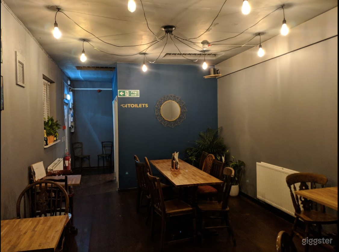 Cozy and Stylish Bar in Manchester Photo 1